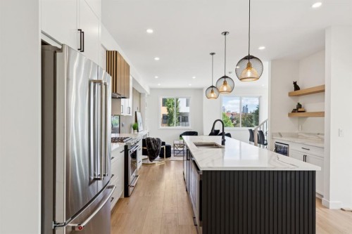 2402 Westmount Road Nw, Calgary, AB 