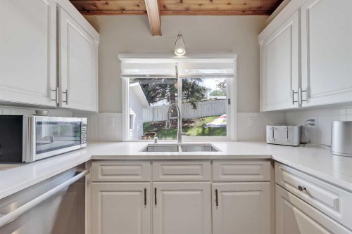 185 Springwood Drive Sw, Calgary, AB 
