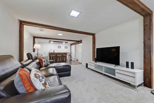 185 Springwood Drive Sw, Calgary, AB 