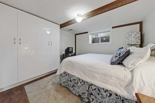 185 Springwood Drive Sw, Calgary, AB 