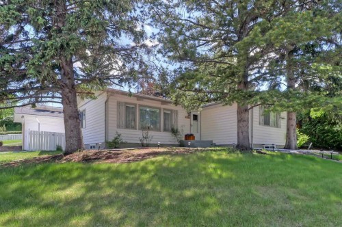 185 Springwood Drive Sw, Calgary, AB 