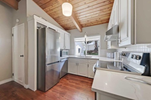185 Springwood Drive Sw, Calgary, AB 