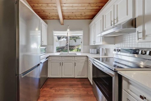 185 Springwood Drive Sw, Calgary, AB 