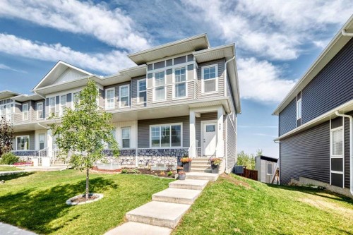 449 West Lakeview Drive  Chestermere, AB T1X 2A4