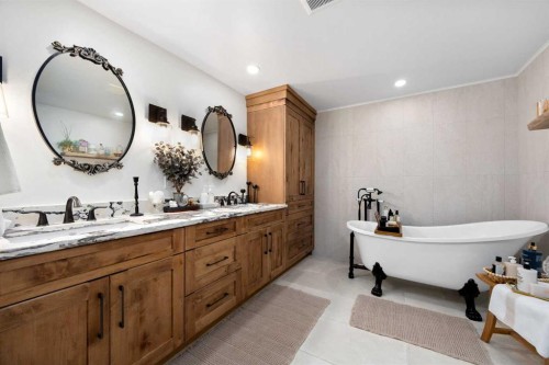 35 Bracken Point, Bragg Creek, AB 
