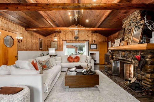 35 Bracken Point, Bragg Creek, AB 