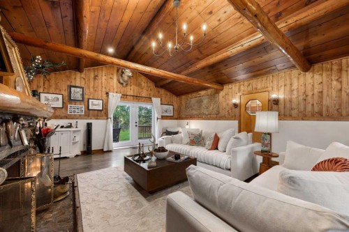 35 Bracken Point, Bragg Creek, AB 
