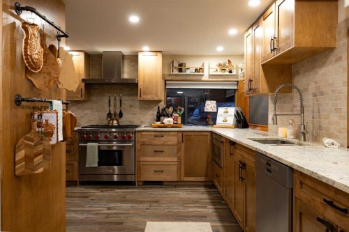 35 Bracken Point, Bragg Creek, AB 