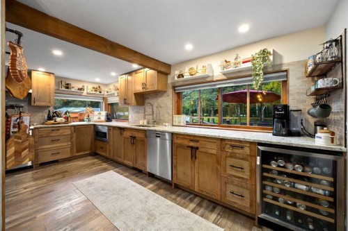 35 Bracken Point, Bragg Creek, AB 