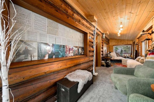 35 Bracken Point, Bragg Creek, AB 