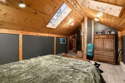 35 Bracken Point, Bragg Creek, AB 