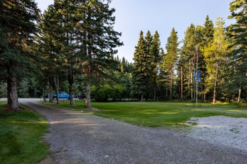 35 Bracken Point, Bragg Creek, AB 