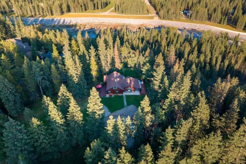 35 Bracken Point, Bragg Creek, AB 