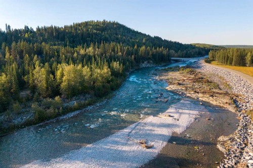 35 Bracken Point, Bragg Creek, AB 