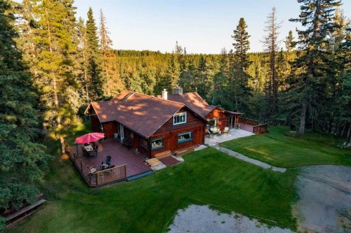 35 Bracken Point, Bragg Creek, AB 