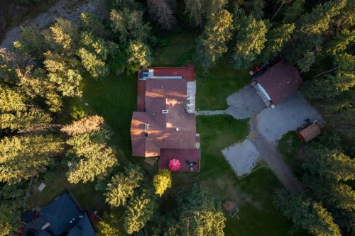 35 Bracken Point, Bragg Creek, AB 