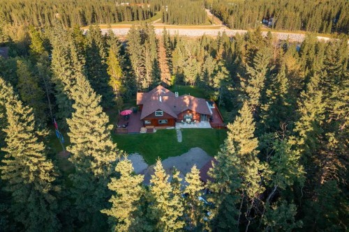 35 Bracken Point, Bragg Creek, AB 