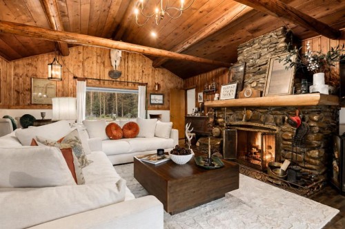 35 Bracken Point, Bragg Creek, AB 
