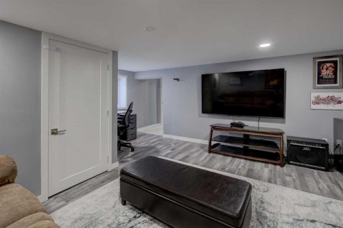 1209 18 Avenue Nw, Calgary, AB 