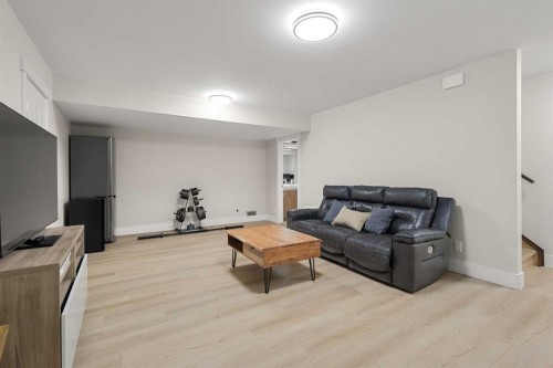 3804 Sarcee Road Sw, Calgary, AB 