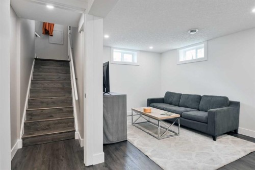 4027 19 Street Nw, Calgary, AB 