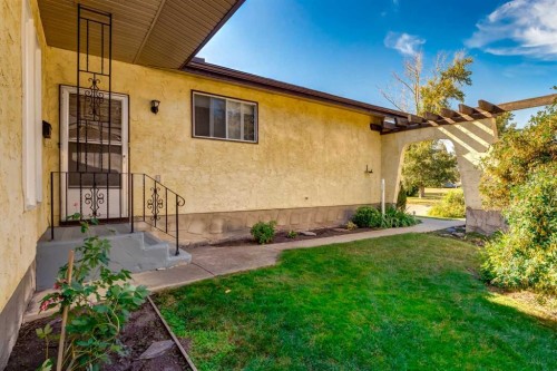 243 Cedarpark Green Sw, Calgary, AB 