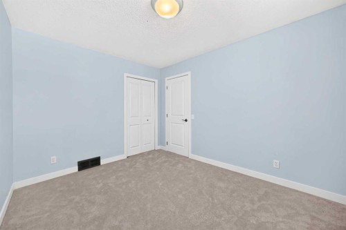 316 Parkland Way Se, Calgary, AB 