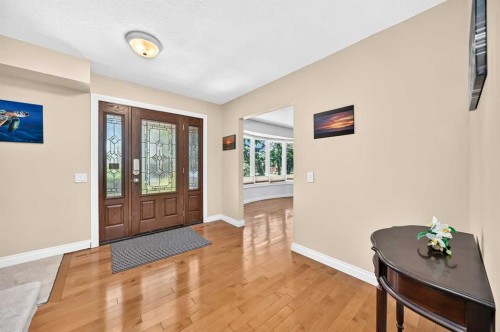 316 Parkland Way Se, Calgary, AB 