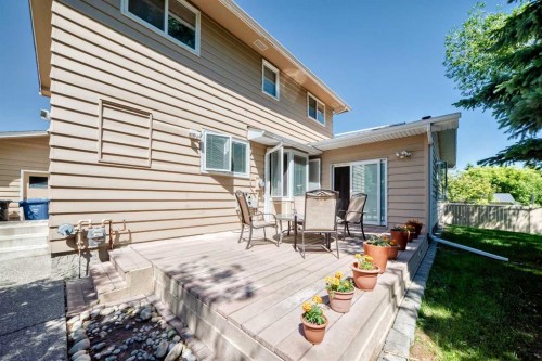 316 Parkland Way Se, Calgary, AB 