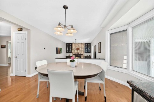 316 Parkland Way Se, Calgary, AB 