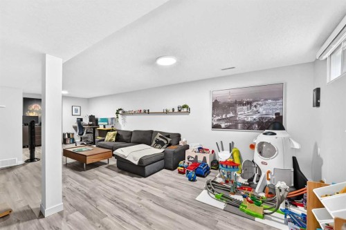7427 Fountain Road Se, Calgary, AB 