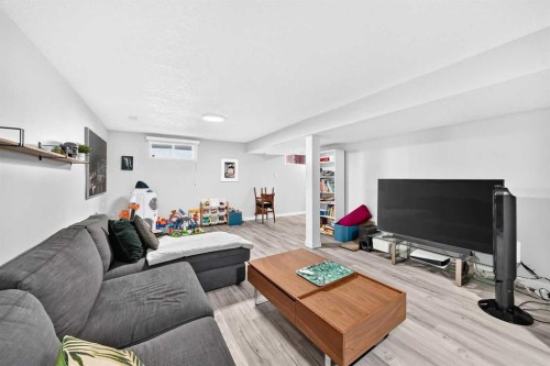 7427 Fountain Road Se, Calgary, AB 
