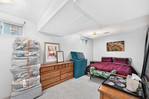 7427 Fountain Road Se, Calgary, AB 