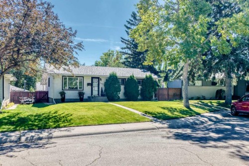 7427 Fountain Road Se, Calgary, AB 