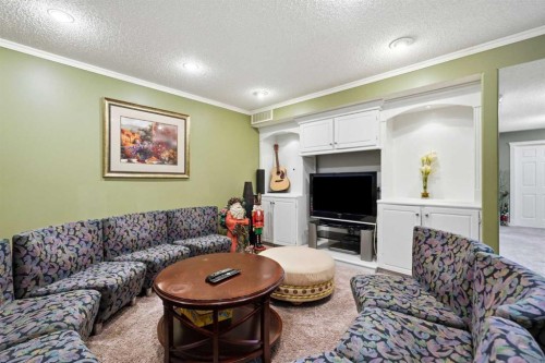 135 Millview Gardens Sw, Calgary, AB 