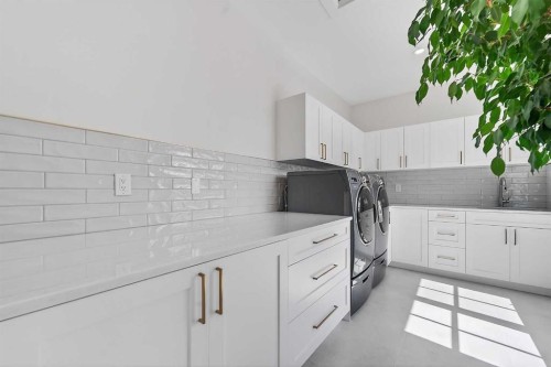 88 Woodlark Drive Sw, Calgary, AB - Indoor Photo Showing Kitchen