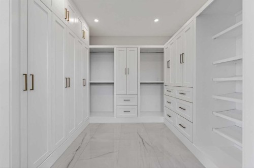 88 Woodlark Drive Sw, Calgary, AB - Indoor