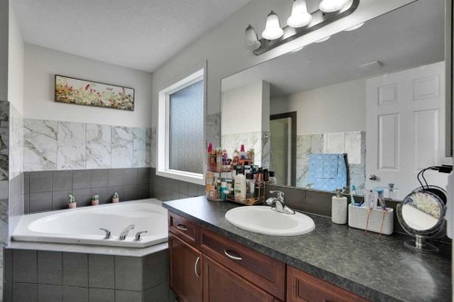 161 Saddleland Crescent Ne, Calgary, AB 