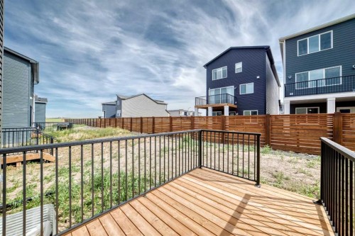 72 Lucas Gardens Nw, Calgary, AB 