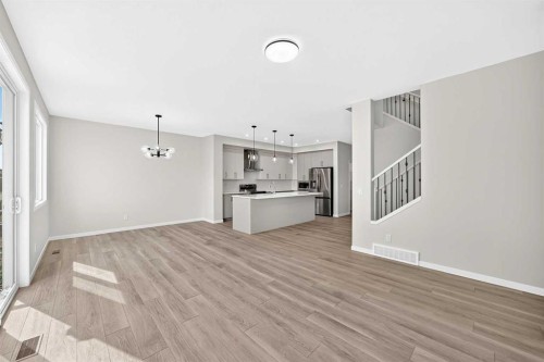72 Lucas Gardens Nw, Calgary, AB 