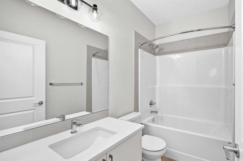 72 Lucas Gardens Nw, Calgary, AB 