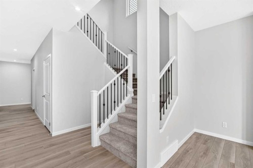 72 Lucas Gardens Nw, Calgary, AB 