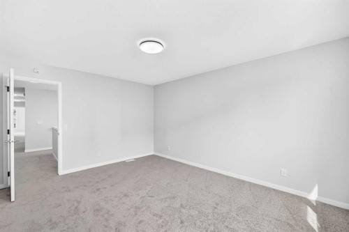 72 Lucas Gardens Nw, Calgary, AB 