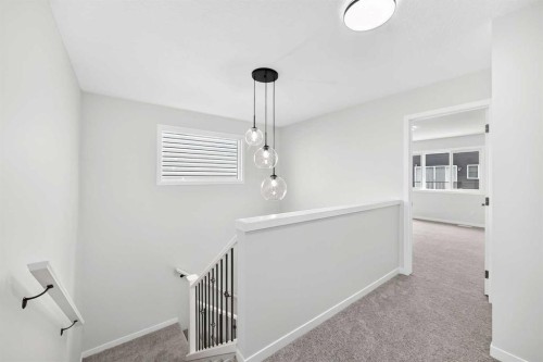 72 Lucas Gardens Nw, Calgary, AB 