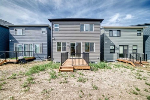 72 Lucas Gardens Nw, Calgary, AB 