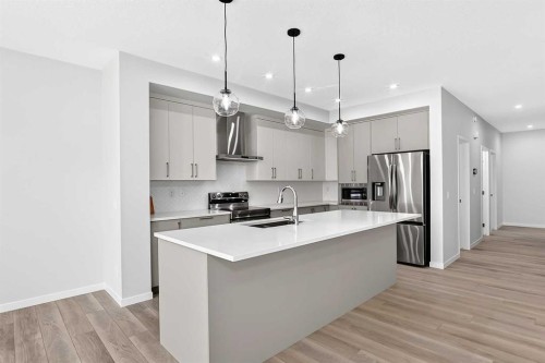 72 Lucas Gardens Nw, Calgary, AB 