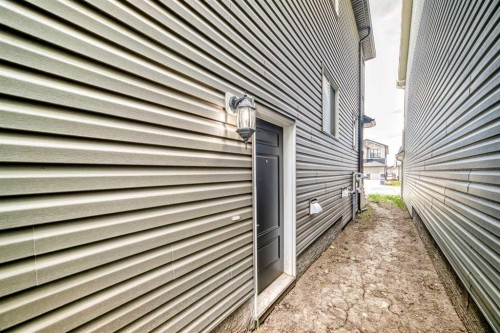 72 Lucas Gardens Nw, Calgary, AB 