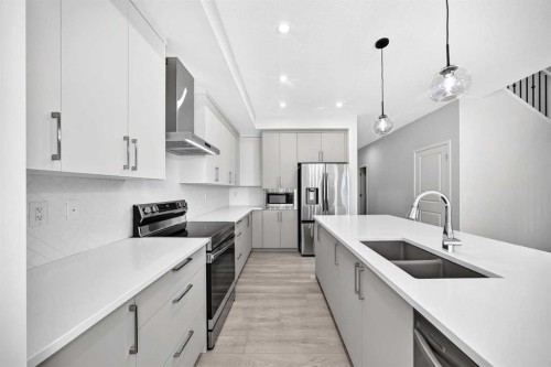 72 Lucas Gardens Nw, Calgary, AB 
