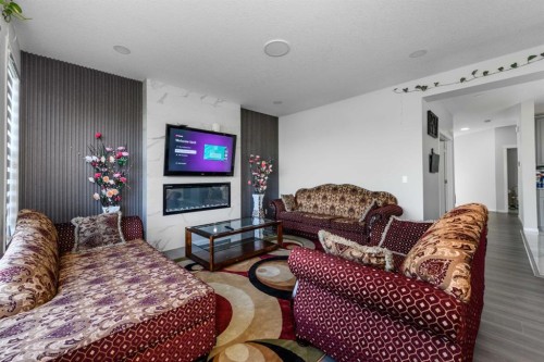 983 Corner Meadows Way Ne, Calgary, AB 