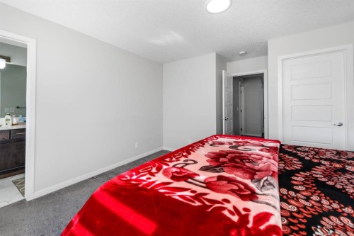 983 Corner Meadows Way Ne, Calgary, AB 